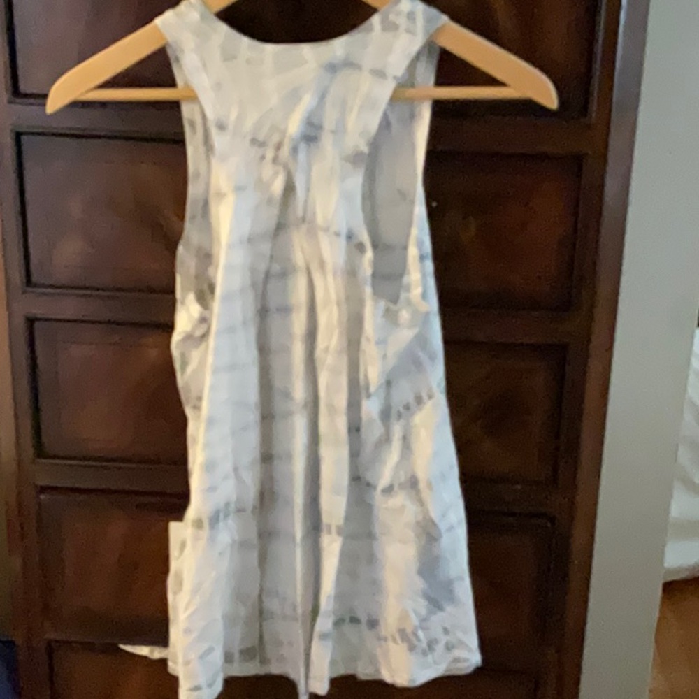 Lululemon NWT All Tied Up Tank - Picture 4 of 4